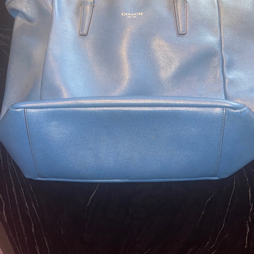 Coach - Picture 2 of 5